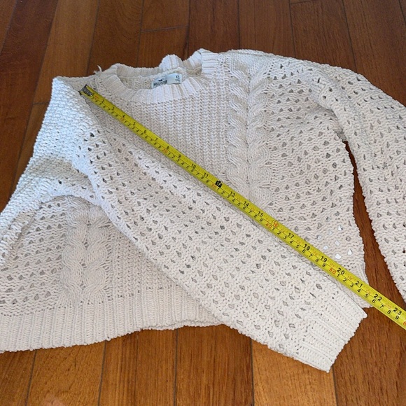 Hollister off White Crew Neck Sweater with Textured Knit chenille XS oversized - Picture 4 of 5